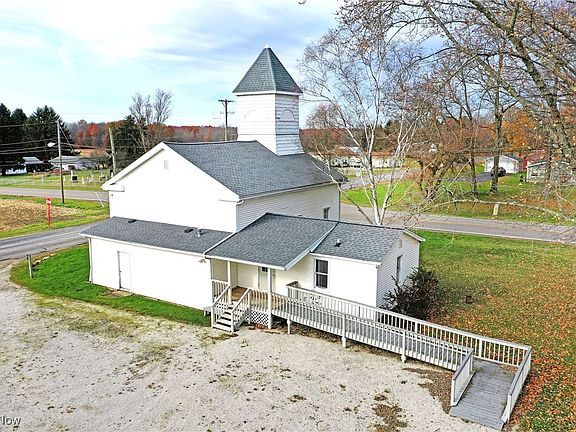 3rd image of 305 Ridge Rd