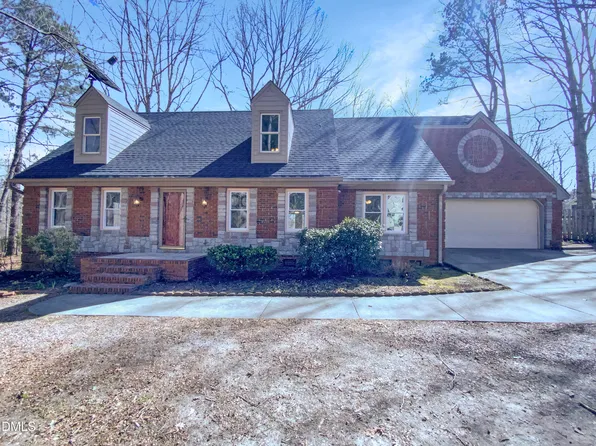 204 Colonial Dr, Clayton, NC 27527