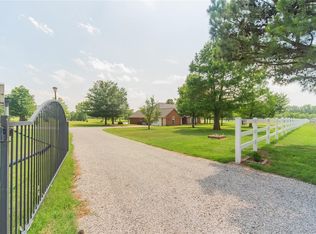 42711 Crimson Ln, Shawnee, OK 74804