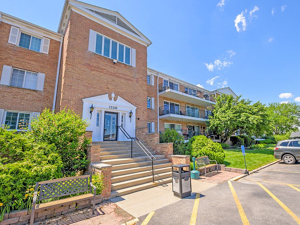 2nd image of 1110 N Farnsworth Ave APT 203