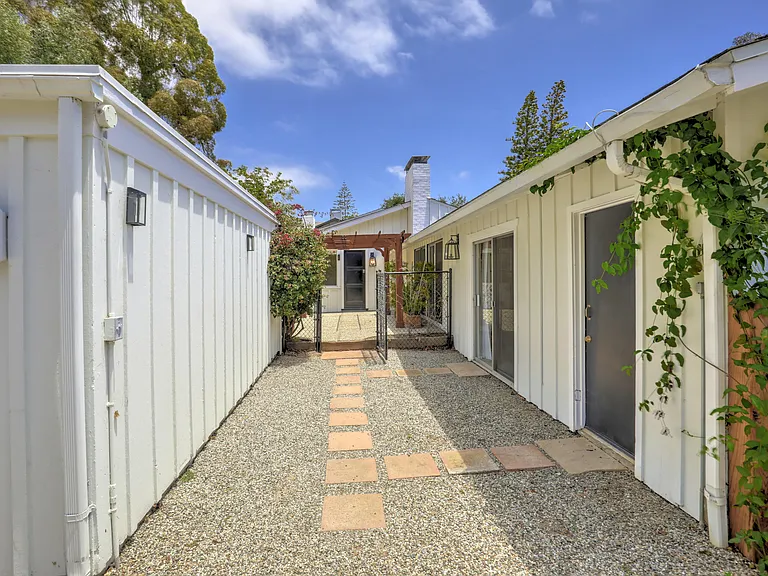 450 Santa Rosa Ln — Photo 32