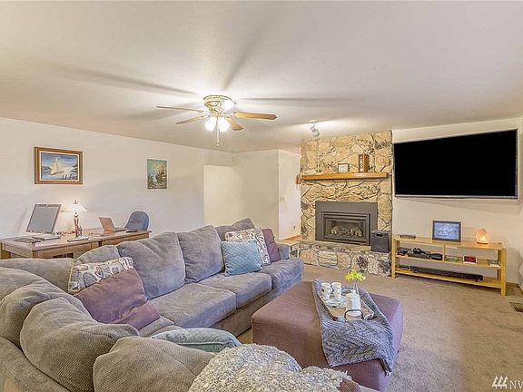 3rd image of 58 NE Tracy Hill Way