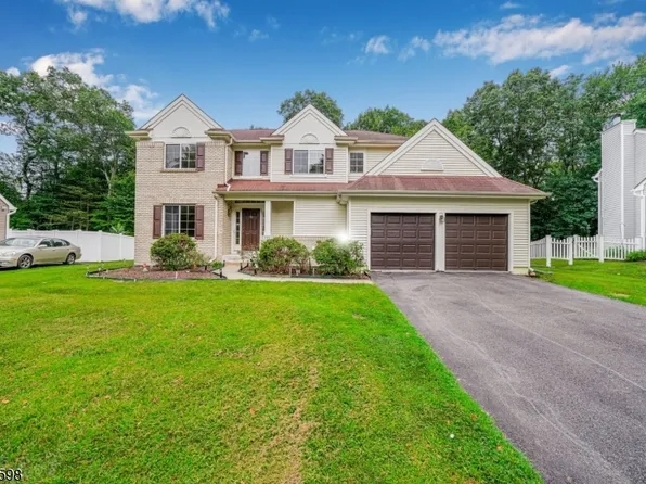 38 Crestwood Cir, Mount Olive Twp., NJ 07828