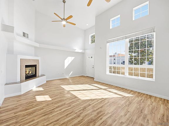 4th image of 108 W Douglas Ave