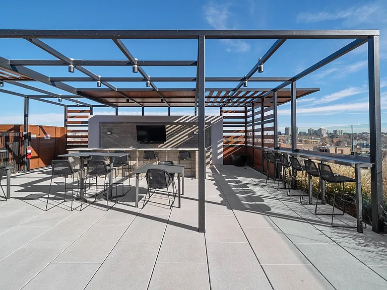 UptownDenver_amenity_rooftop bar