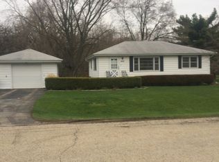 4408 W Shore Dr, McHenry, IL 60050