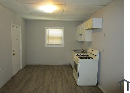 4th image of 4436 N Chadwick St