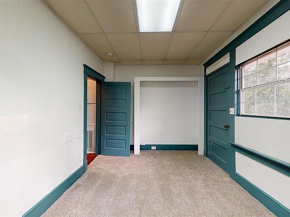 5th image of 3801 Lamar St