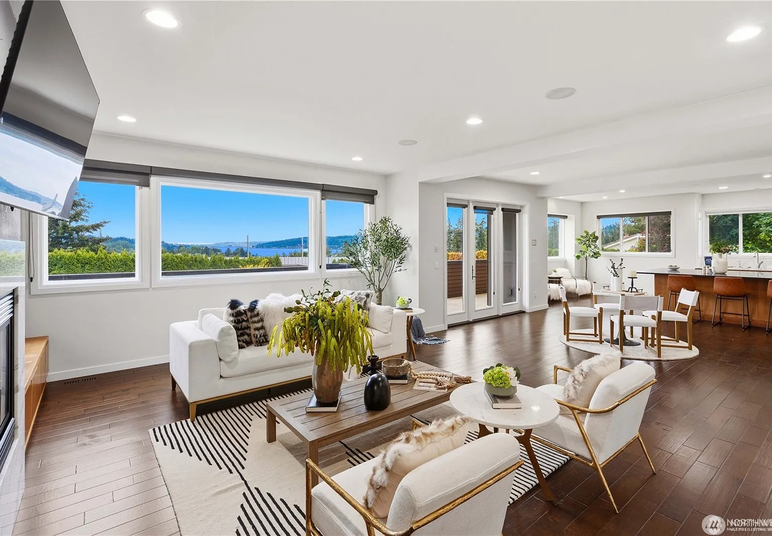 5 bed, 4740 sqft, $8,000 — Photo 4