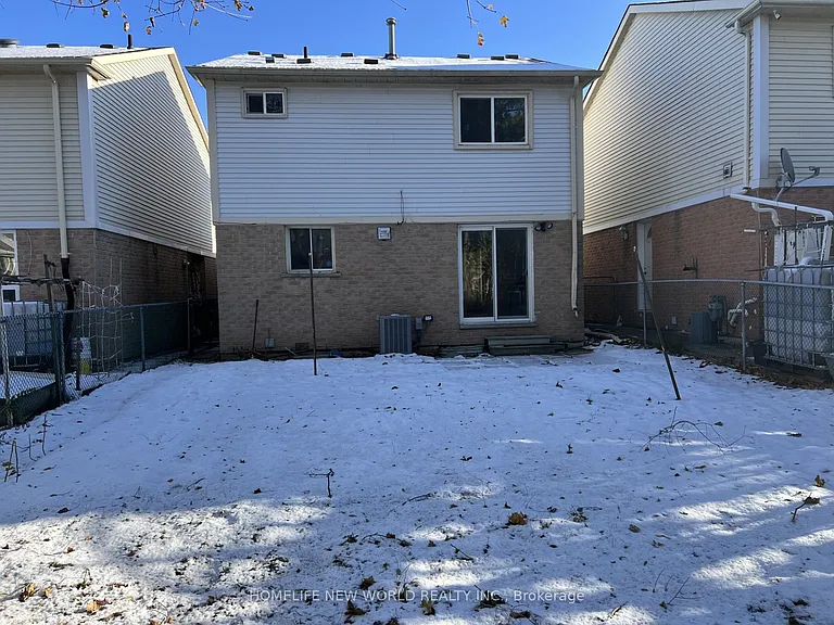 91 Campania Cres — Photo 11
