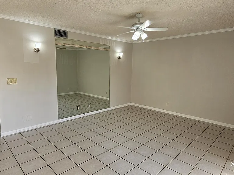 2245 SW 22nd Ave #1020 — Photo 12