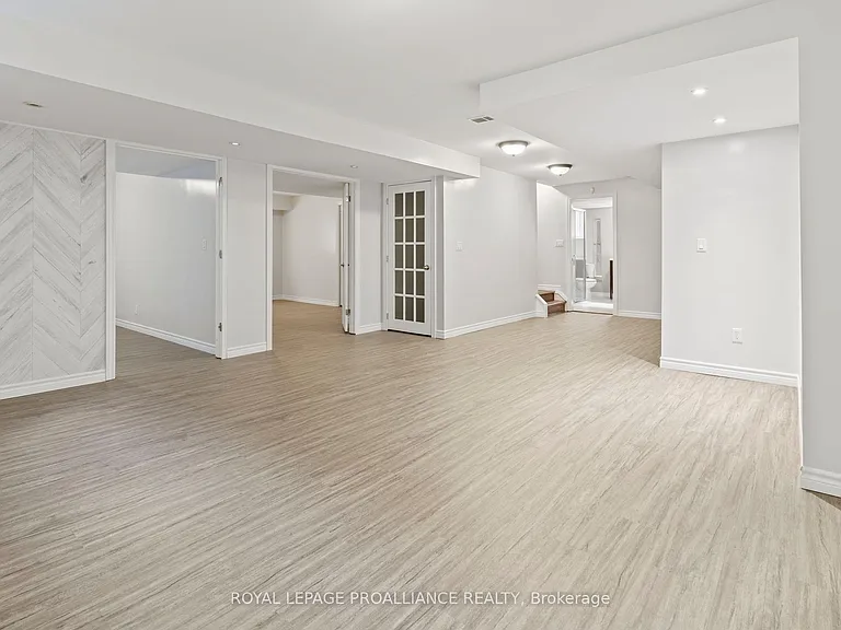 1009 Crestwood Dr — Photo 31