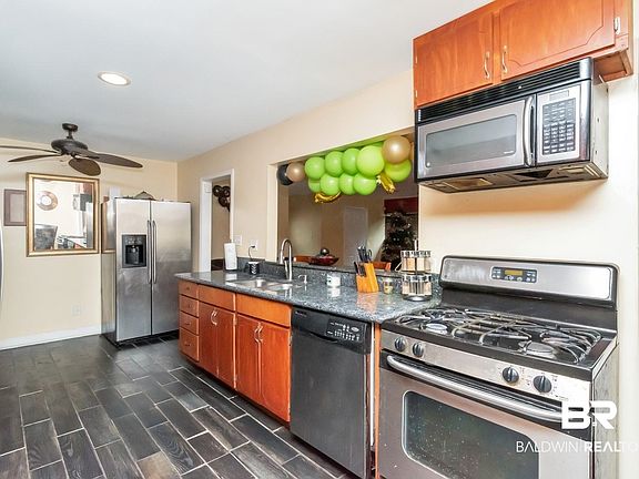 3rd image of 5429 Colonial Oaks Dr N