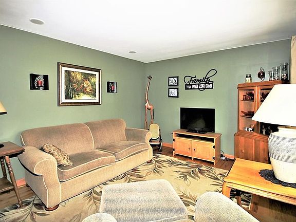 5th image of 4665 Garrett Dr