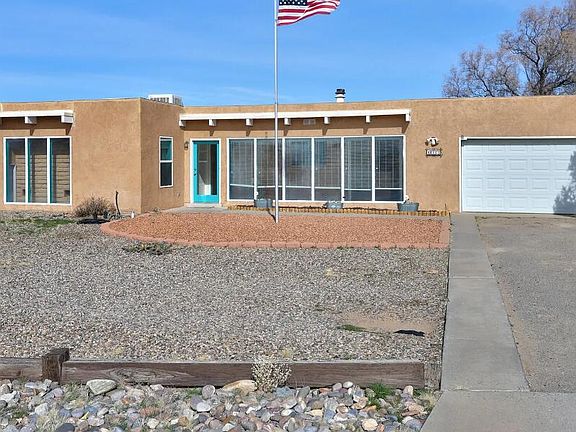 2nd image of 1033 Mesa Cruzada NW