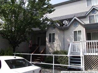 21 Forest Ln, Staten Island, NY 10307