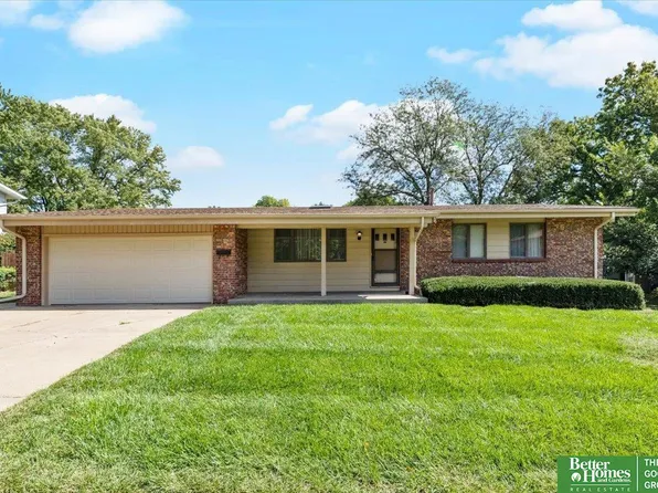 3805 N 101st St, Omaha, NE 68134