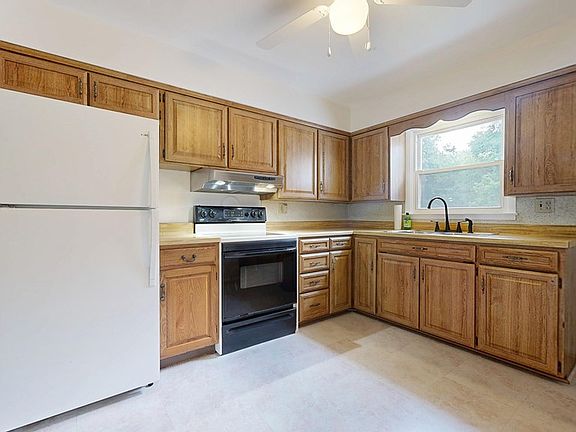 4th image of 224 Kinkel Ave