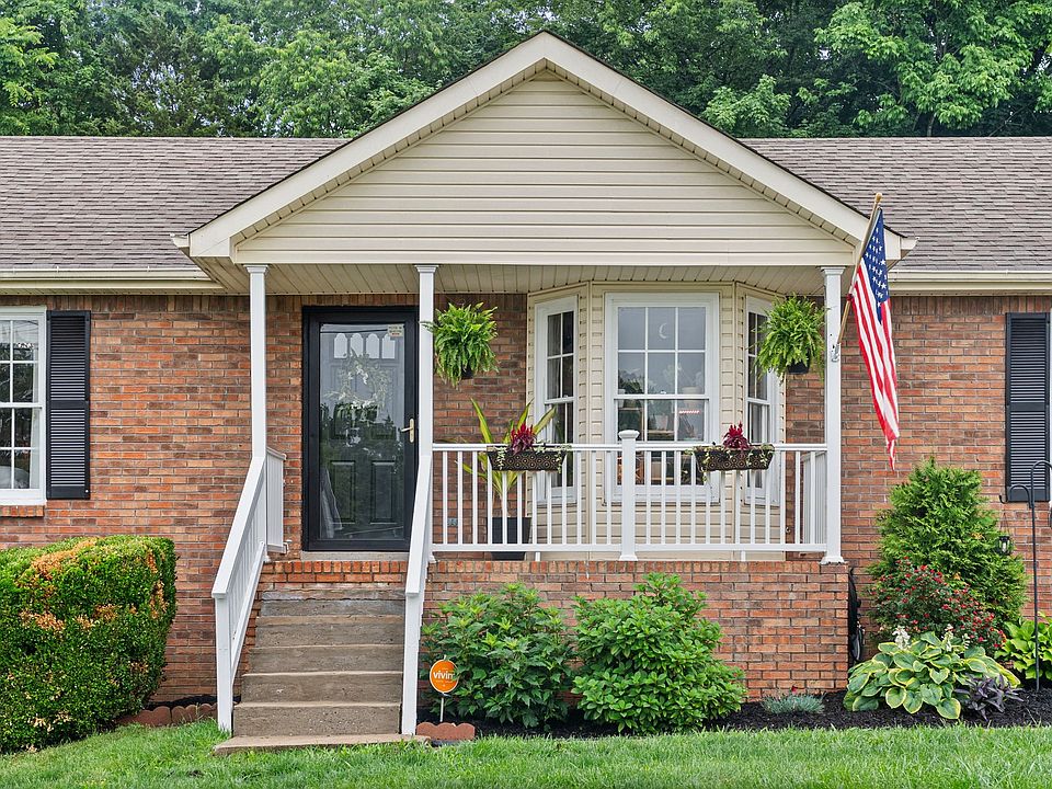 1st image of 276 Moncrest Dr