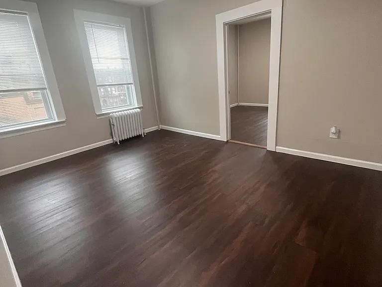 9 Bentley Ave #9 — Photo 3