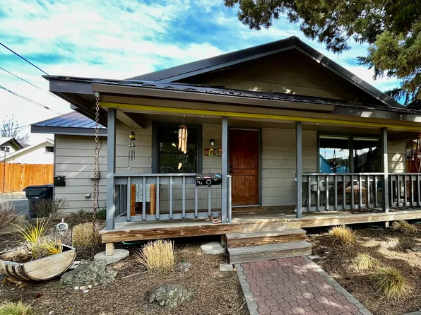 126 NW Chamberlain St, Bend, OR 97703