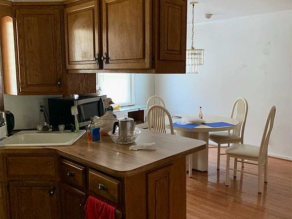 3rd image of 730 Vernon Ave