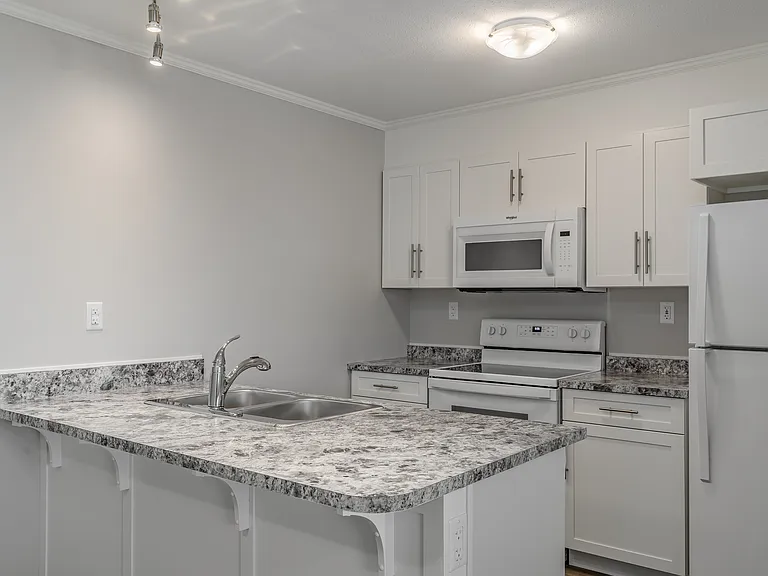 1420 N Silverleaf Blvd — Photo 22