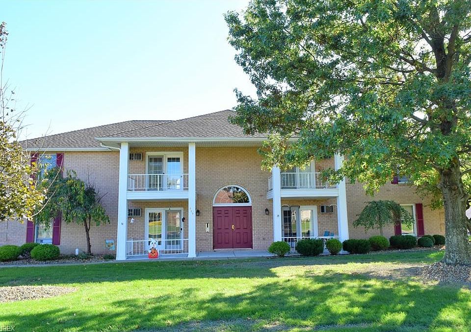1st image of 829 Pearson Cir Unit 3