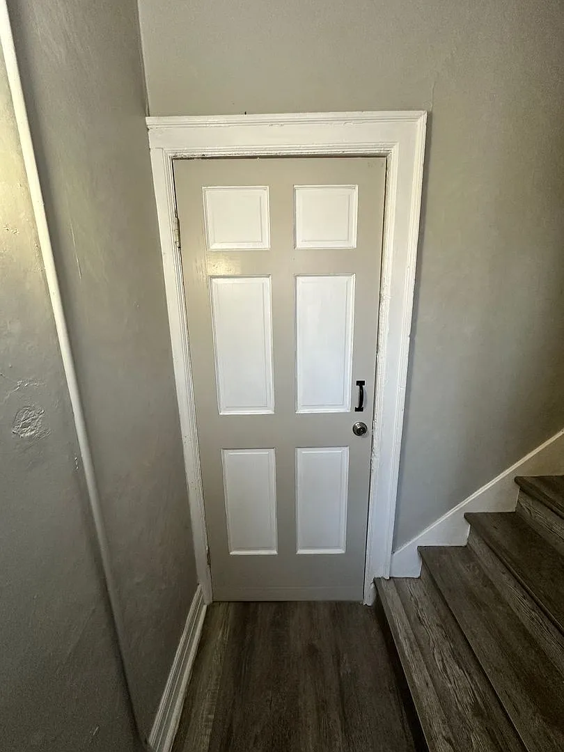 1942 South Park Ave — Photo 2