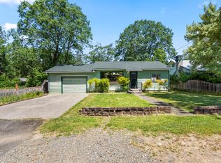 204 W Palmer St, Cave Junction, OR