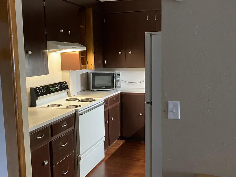 450 N Main St #11 — Photo 3