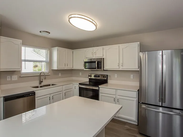 7018 Oldham Dr — Photo 8