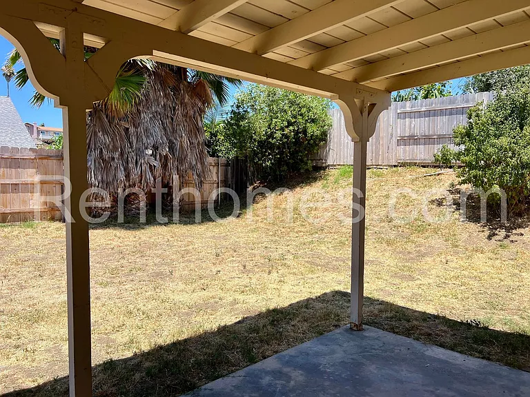 1426 Kingston Dr — Photo 19
