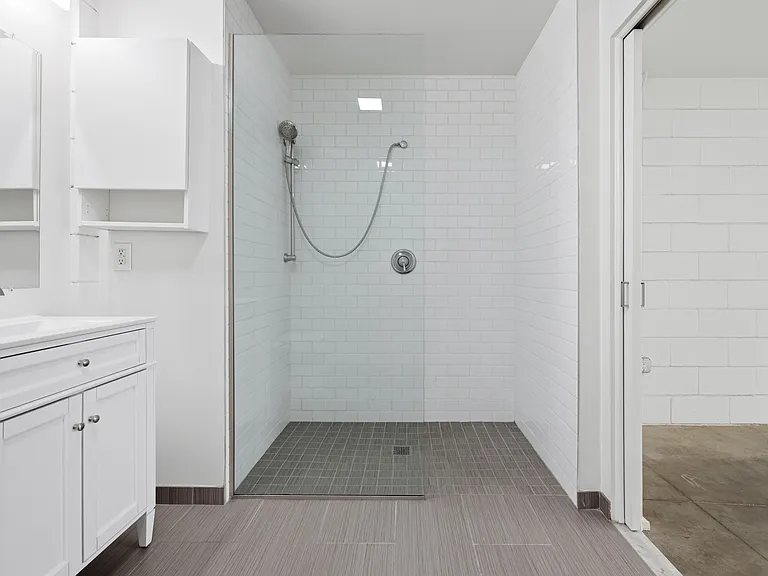 1737 Chalmers St #106E — Photo 15