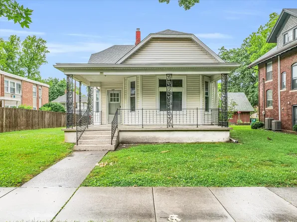 504 W Healey St, Champaign, IL 61820