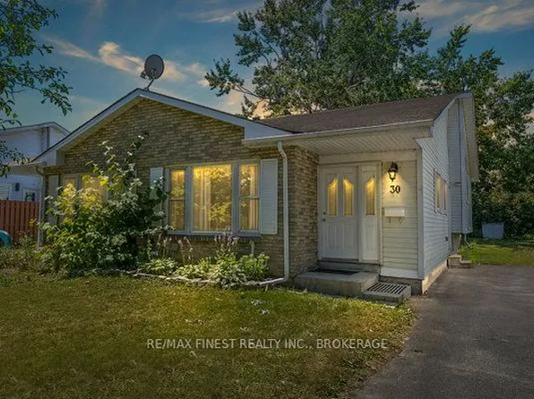 30 Woodstone Cres, Kingston, ON K7M 6K9