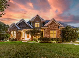1005 E Oak Ct, Oak Creek, WI 53154