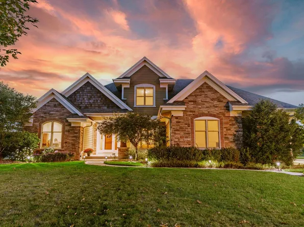 1005 East Oak COURT, Oak Creek, WI 53154