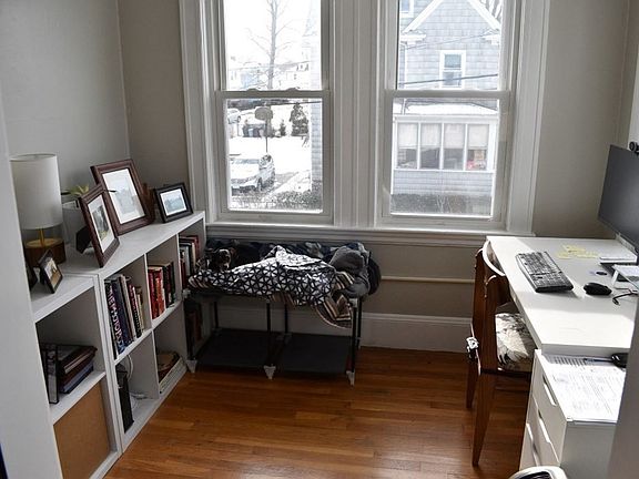 5th image of 146 Willow St