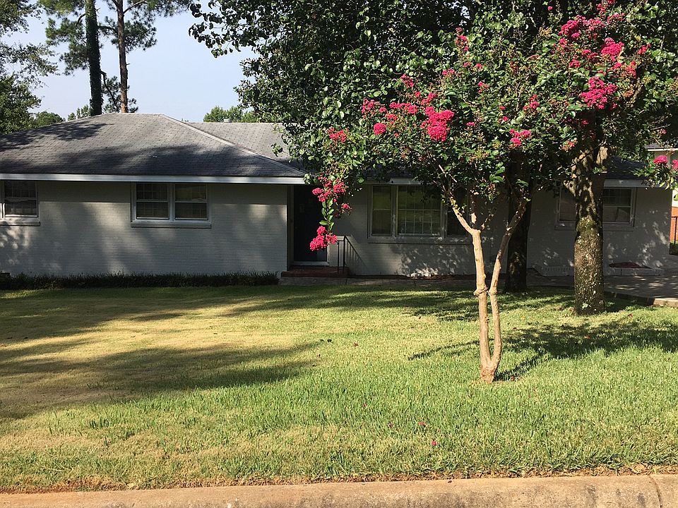 1st image of 920 Medie Ave
