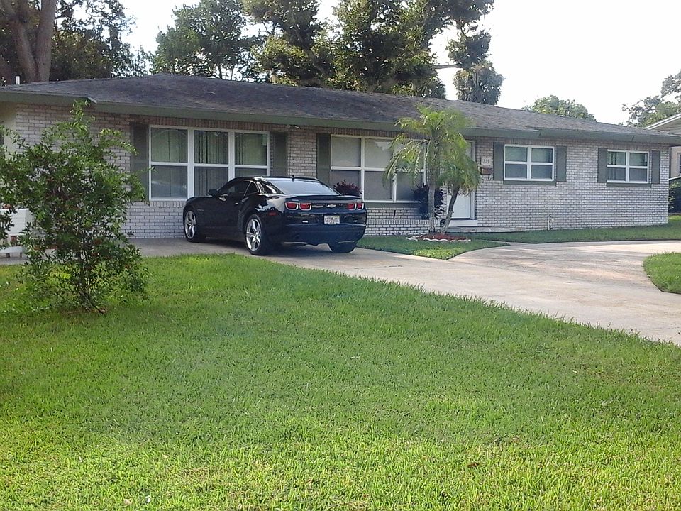 2nd image of 885 NE 15th St