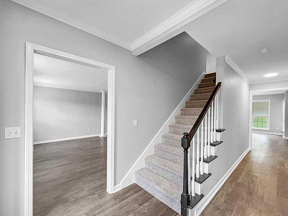 4th image of 2577 Oak Trail Dr