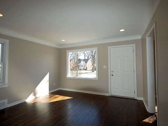 5th image of 2617 Oakshire Ave