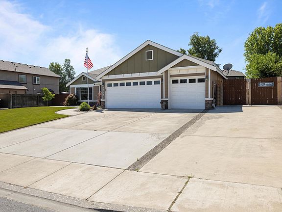 2nd image of 3711 Bing St