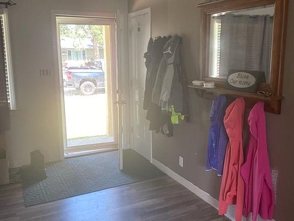 4th image of 1206 South Ln
