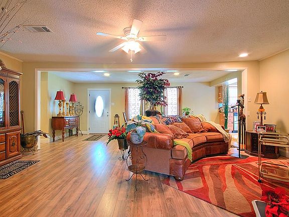2nd image of 104 Berkley Dr