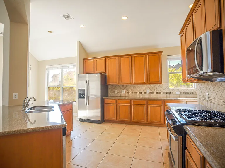 2 Hadlock Pl — Photo 15