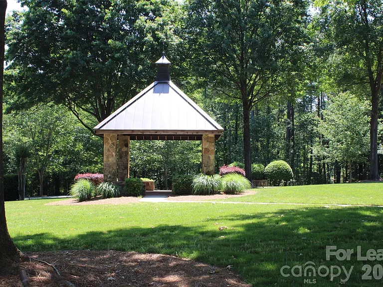 4181 Palm Dr — Photo 40