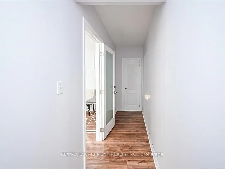 296 Winterberry Dr #LOWER — Photo 25