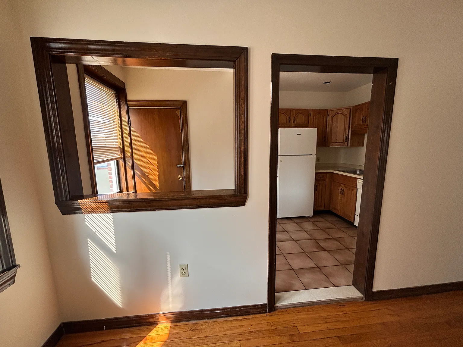 2 bed, 9999 sqft, $2,595 — Photo 4